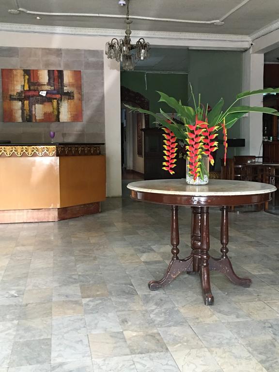 Le Paradis Hotel 巨港 外观 照片